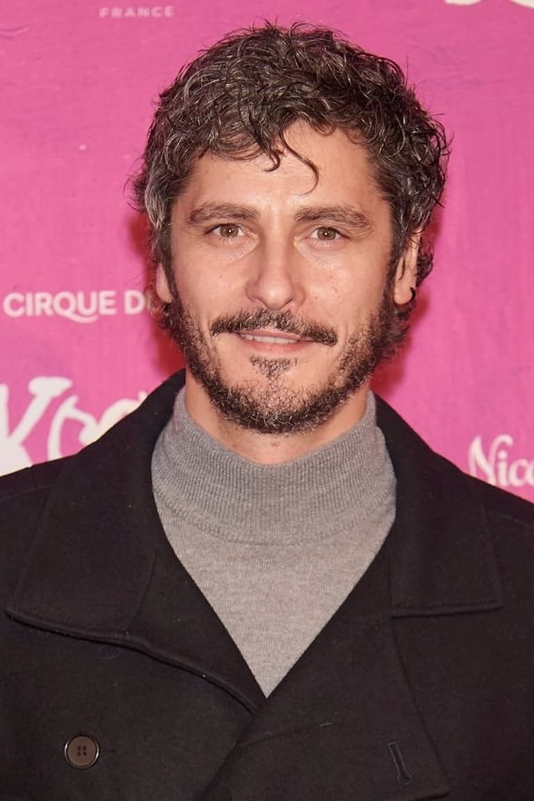 Actor Antonio Pagudo