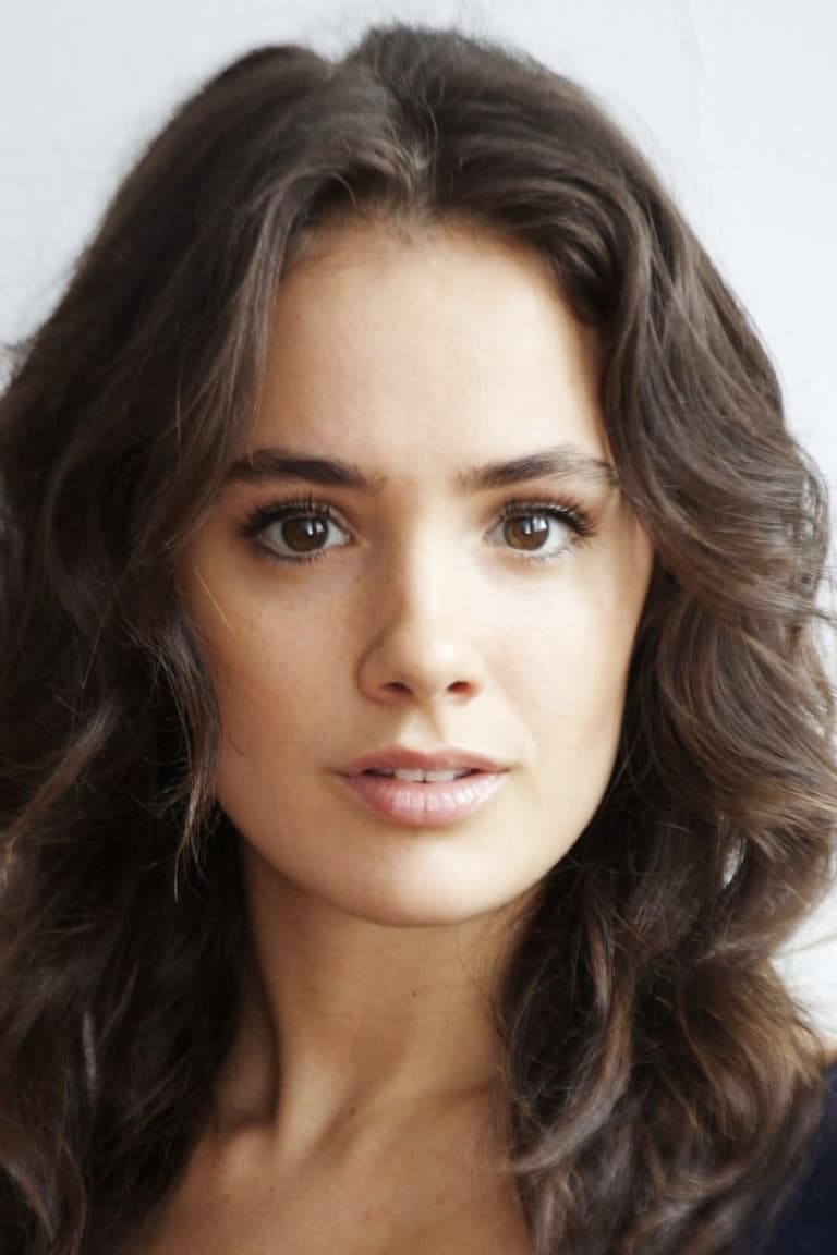 Actor Cassie Howarth