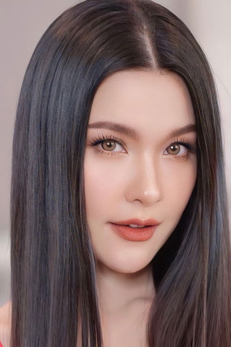 Actor Paowalee Pornpimol