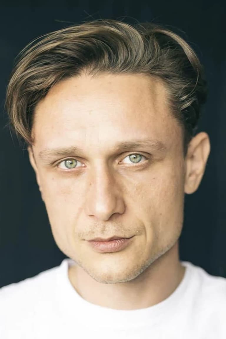 Actor Cezar Grumăzescu