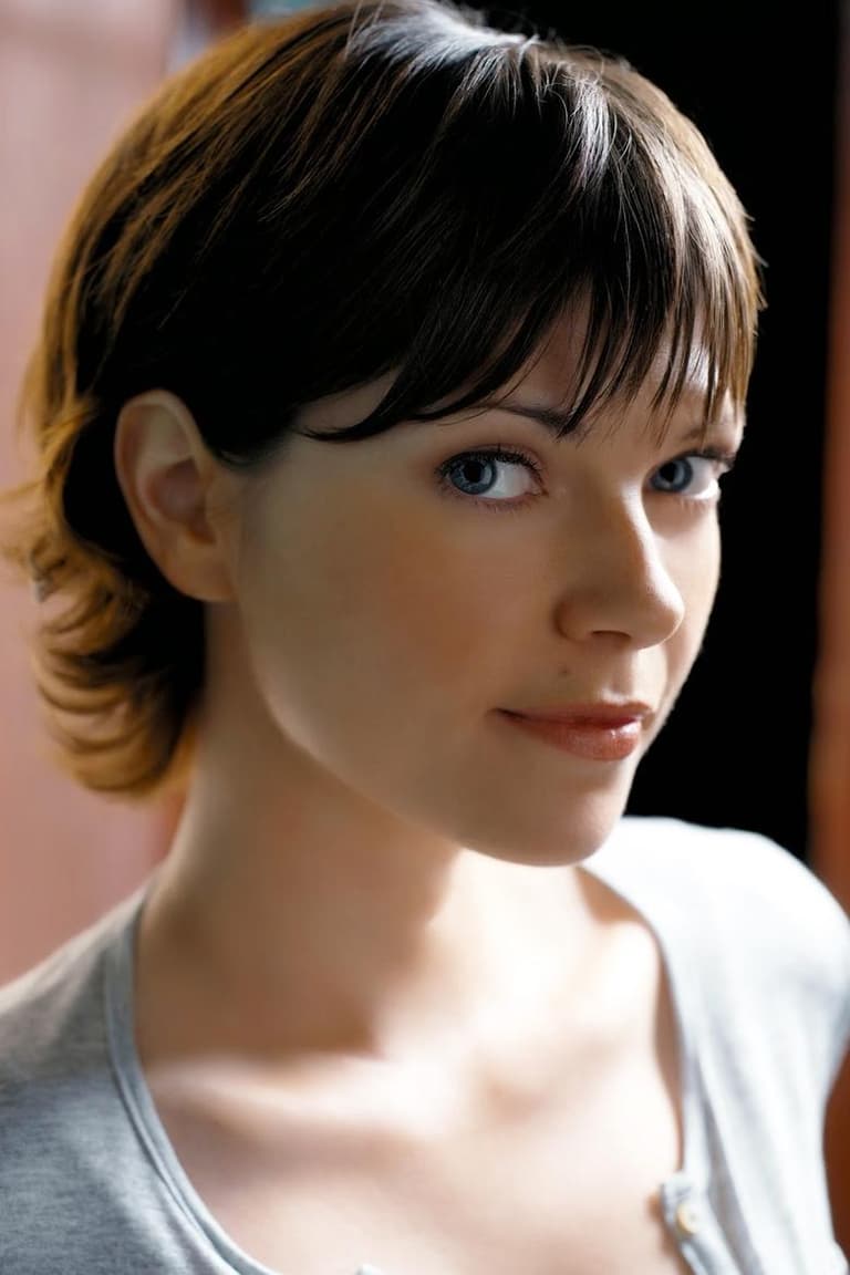 Actor Nicole de Boer