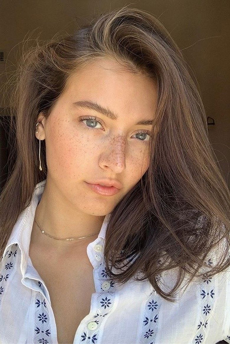 Actor Jessica Clements