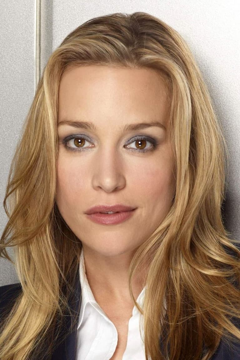 Actor Piper Perabo