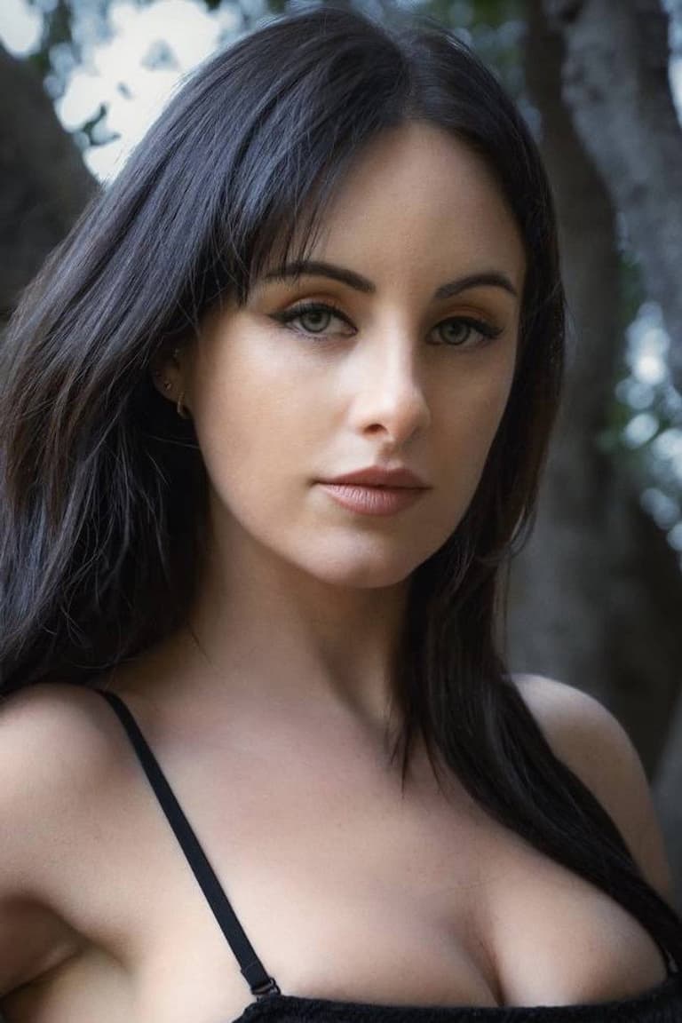 Actor Chelsea Brea