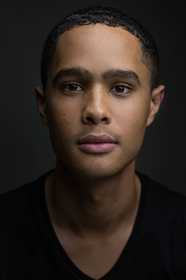 Actor Roberto Kyle
