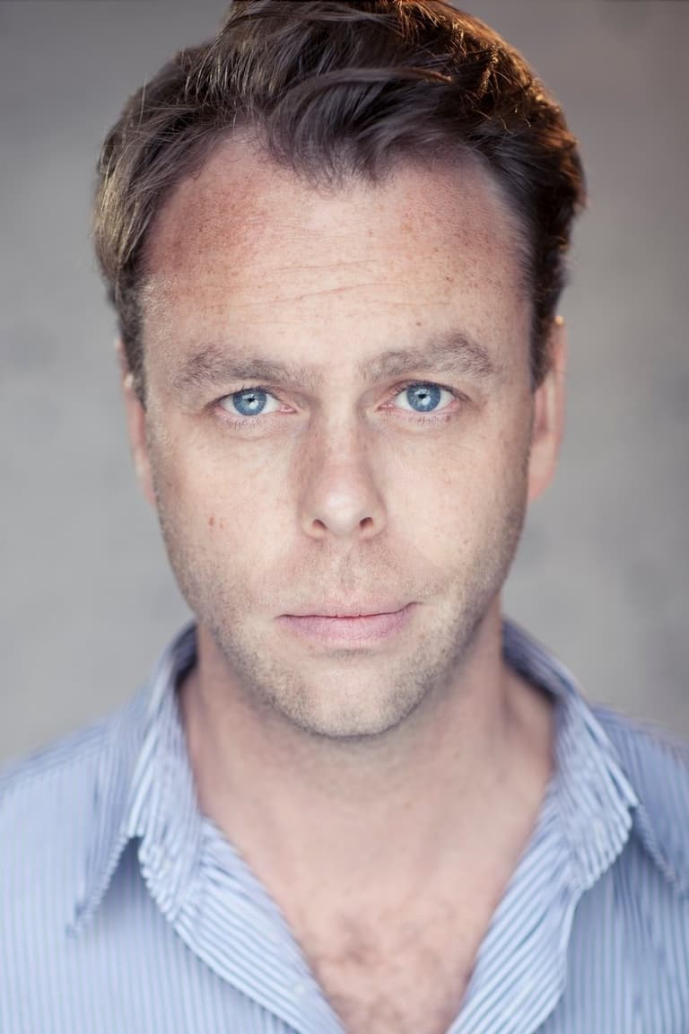 Actor Bruce Mackinnon