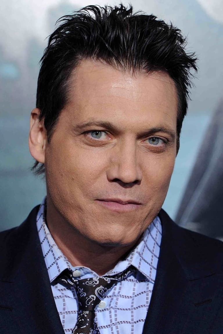 Actor Holt McCallany