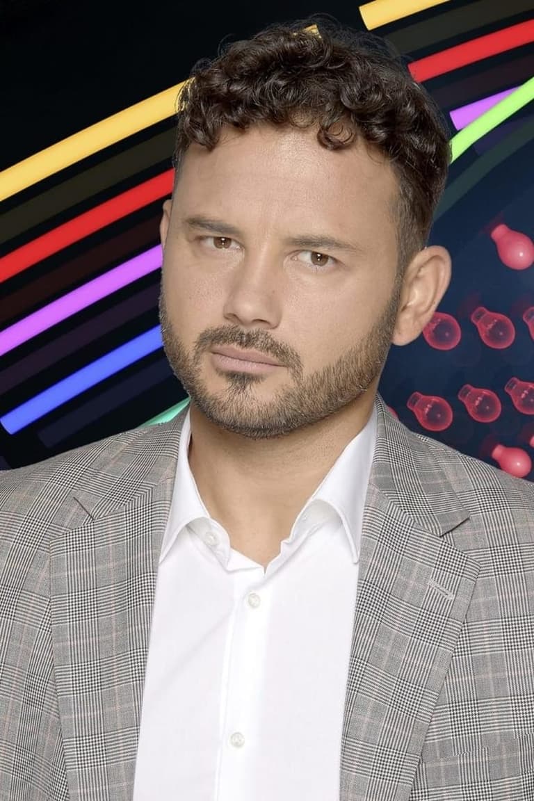 Actor Ryan Thomas