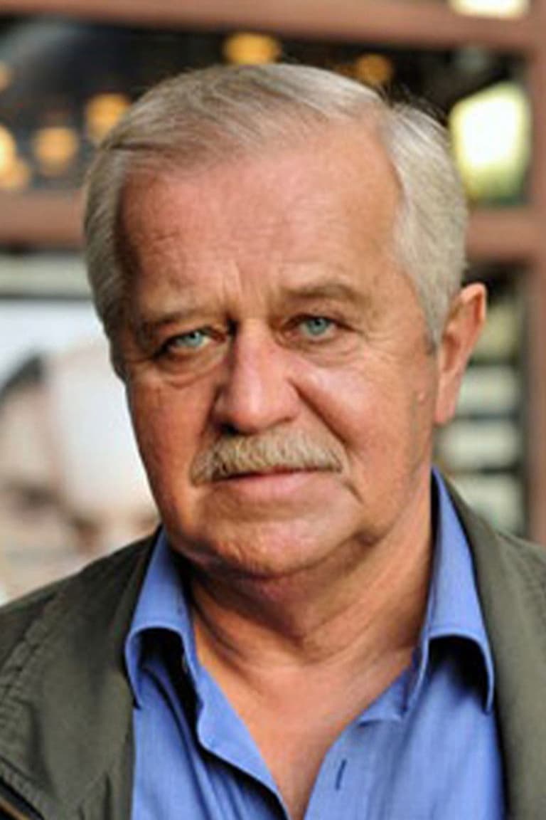 Actor Marian Dziędziel