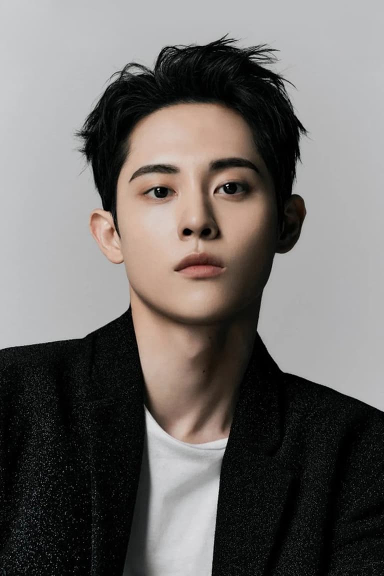 Actor Lee Jong-hyun