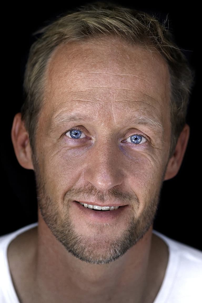 Actor Stephan Kampwirth