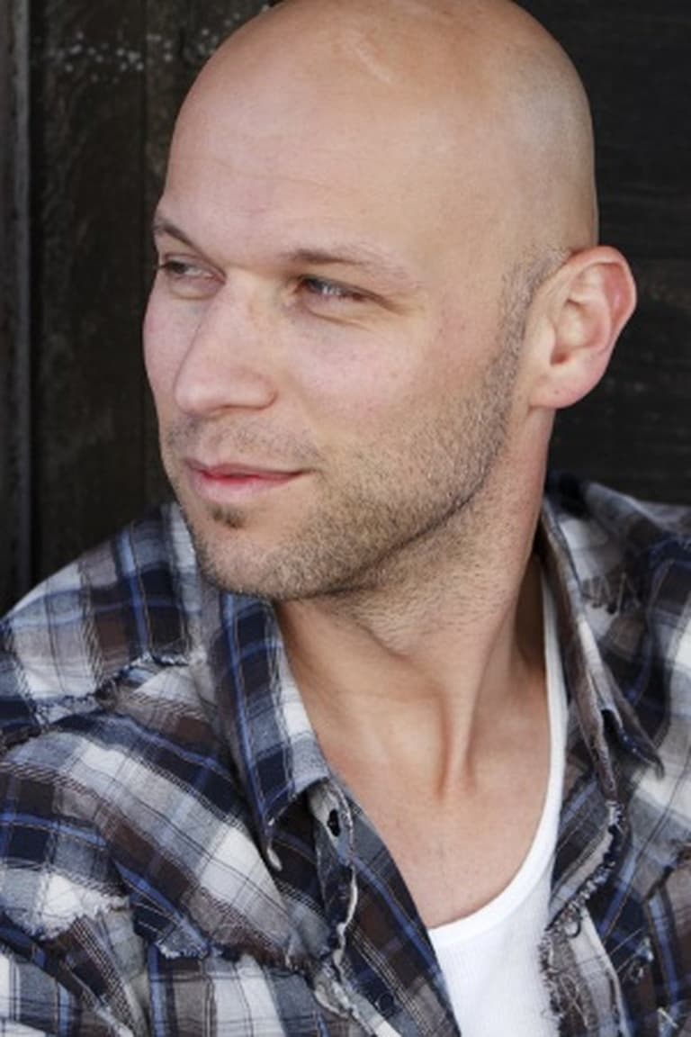 Actor Steven Knoll