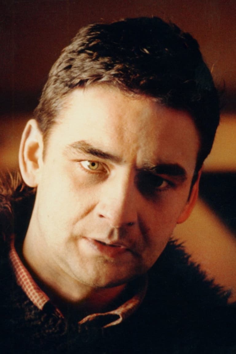 Actor Robert Gonera