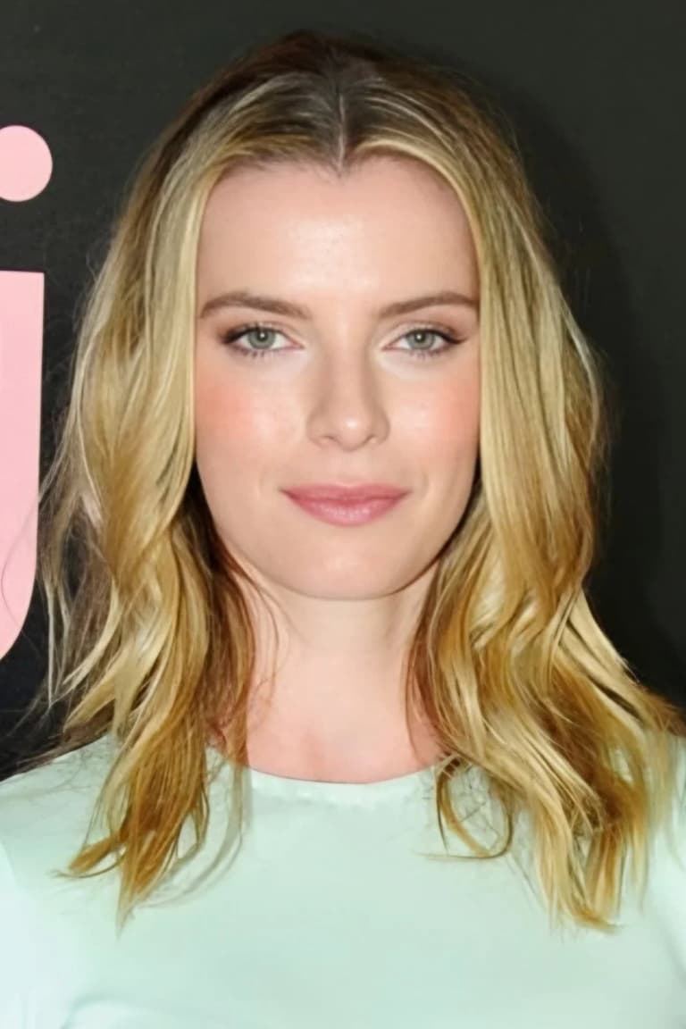 Actor Betty Gilpin