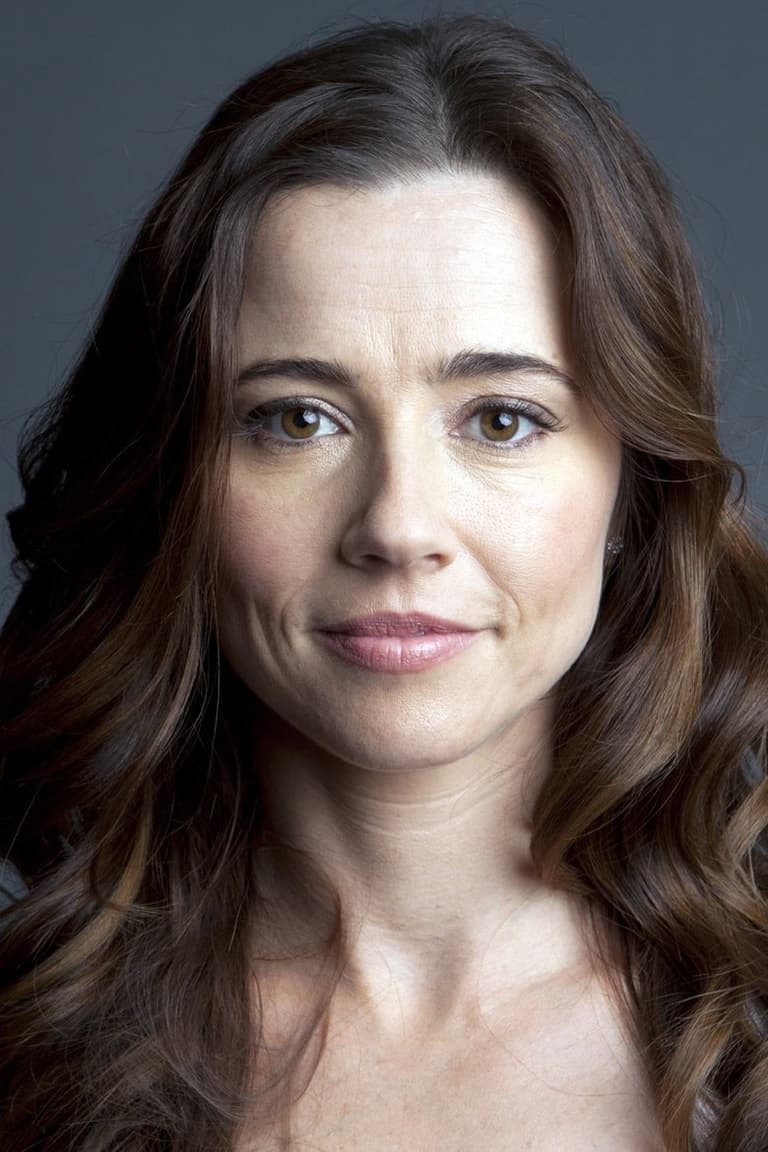 Actor Linda Cardellini