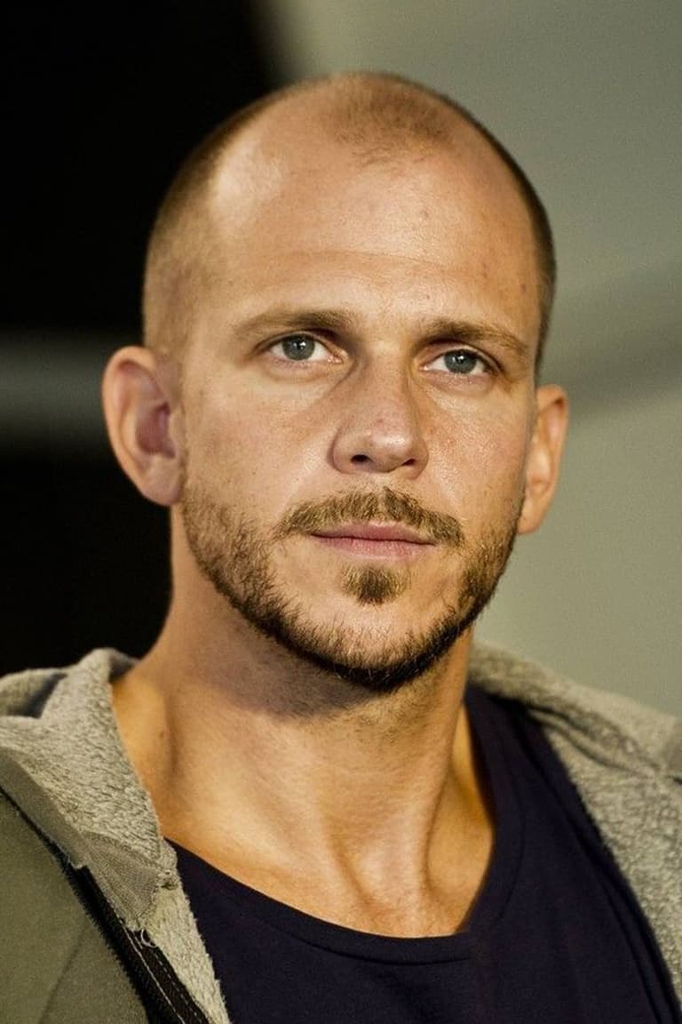 Actor Gustaf Skarsgård