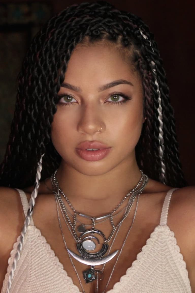 Actor Kiana Ledé