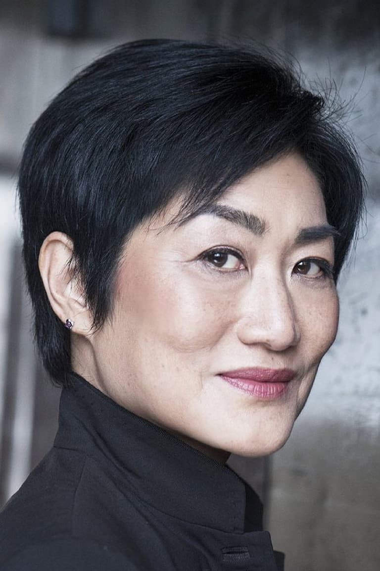 Actor Jean Yoon