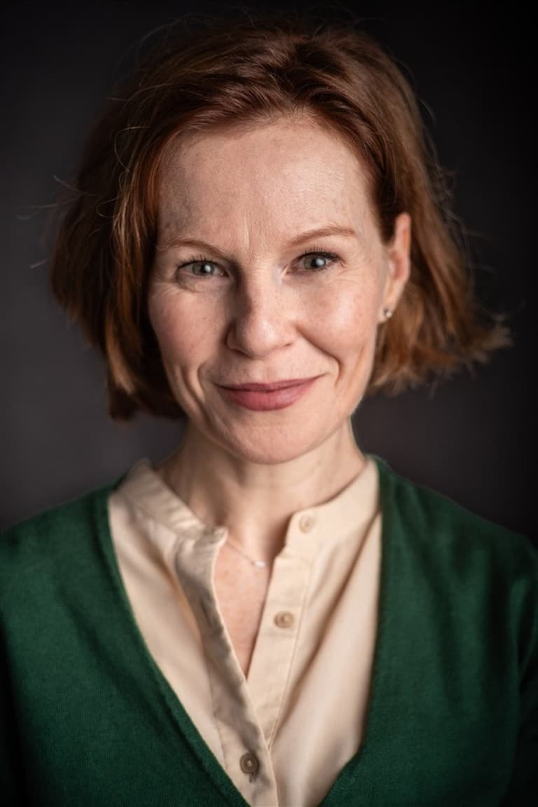 Actor Elisa Doughty