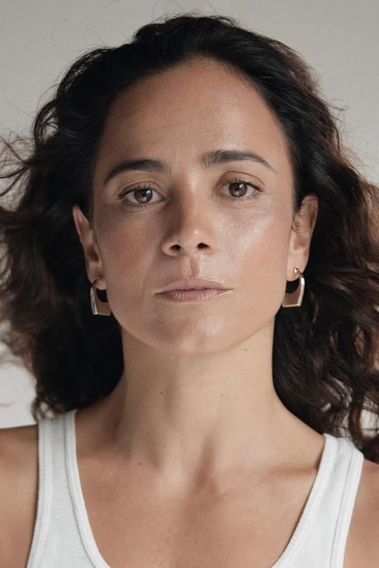 Actor Alice Braga
