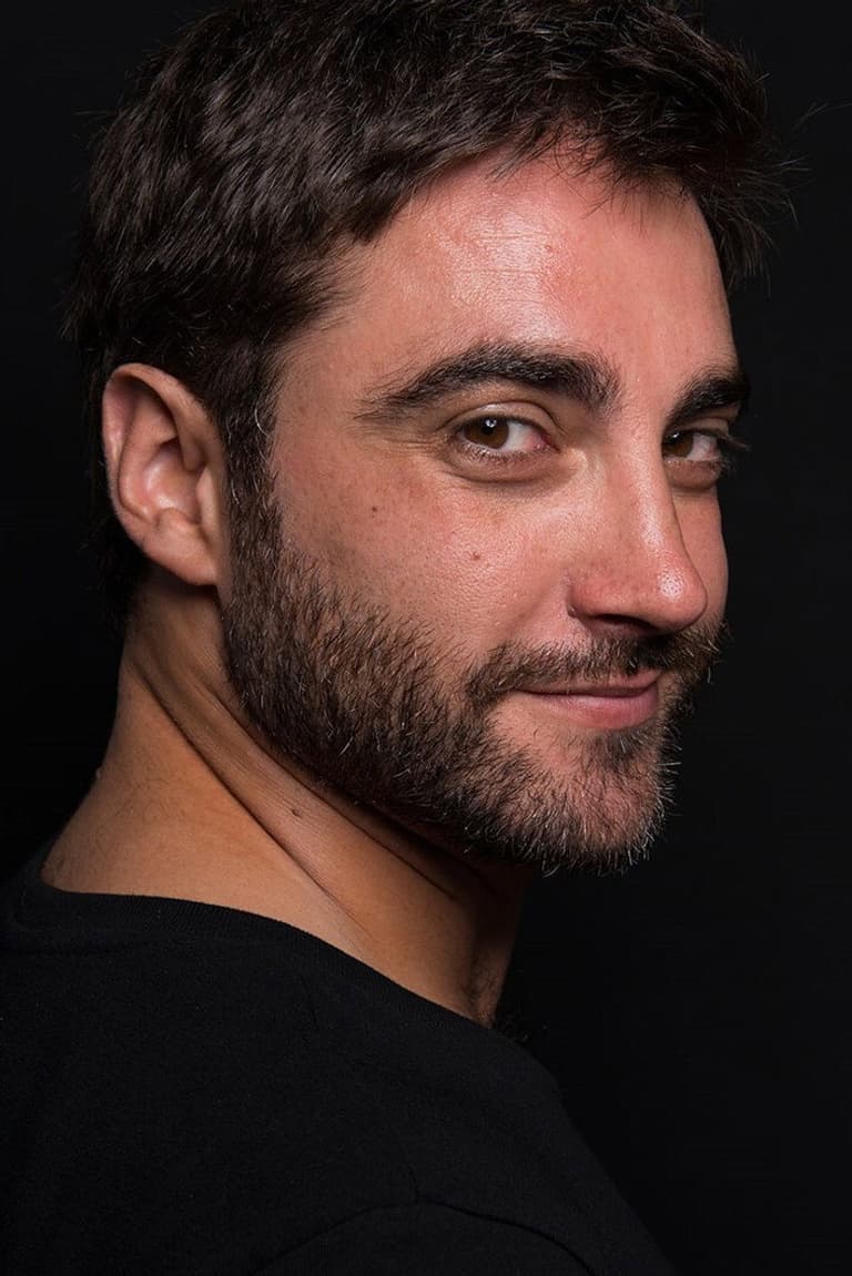 Actor Robert González