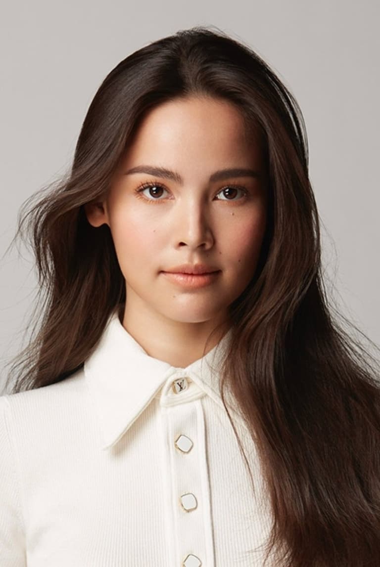 Actor Urassaya Sperbund