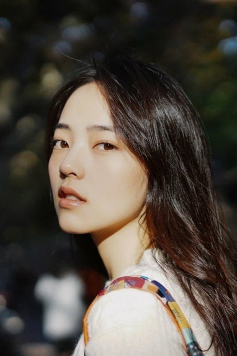 Actor Vivienne Tien
