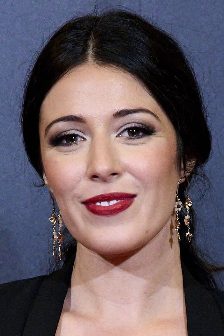 Actor Elizabeth Tabish