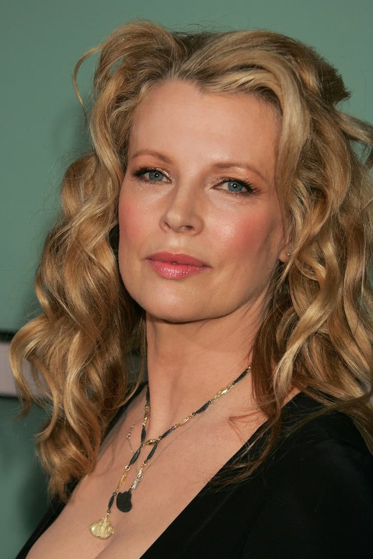 Actor Kim Basinger