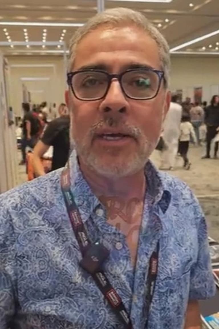 Actor Víctor Delgado