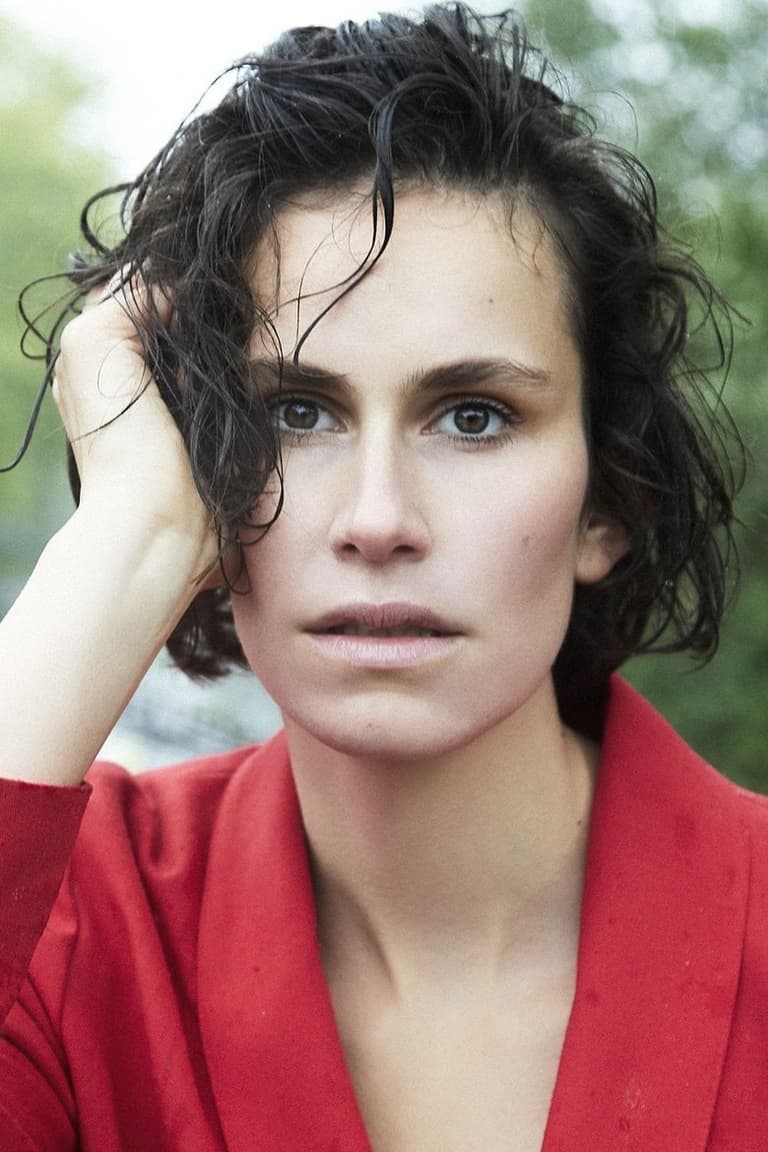 Actor Saralisa Volm