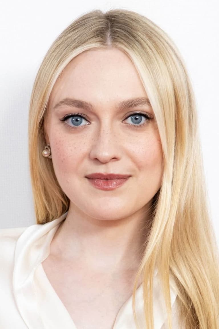 Actor Dakota Fanning