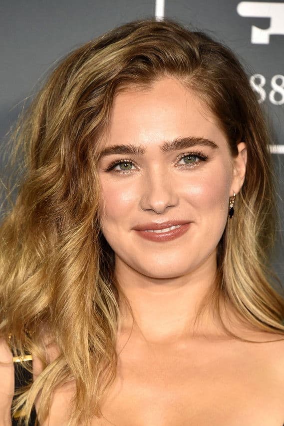 Actor Haley Lu Richardson