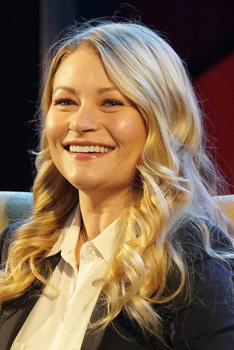 Actor Emilie de Ravin