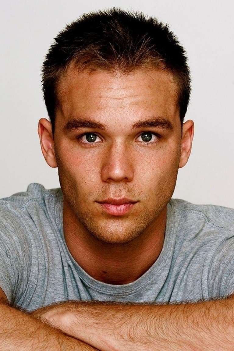 Actor Lincoln Lewis