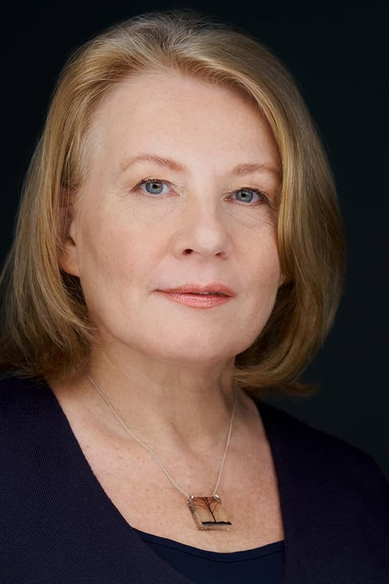 Actor Elizabeth Saunders