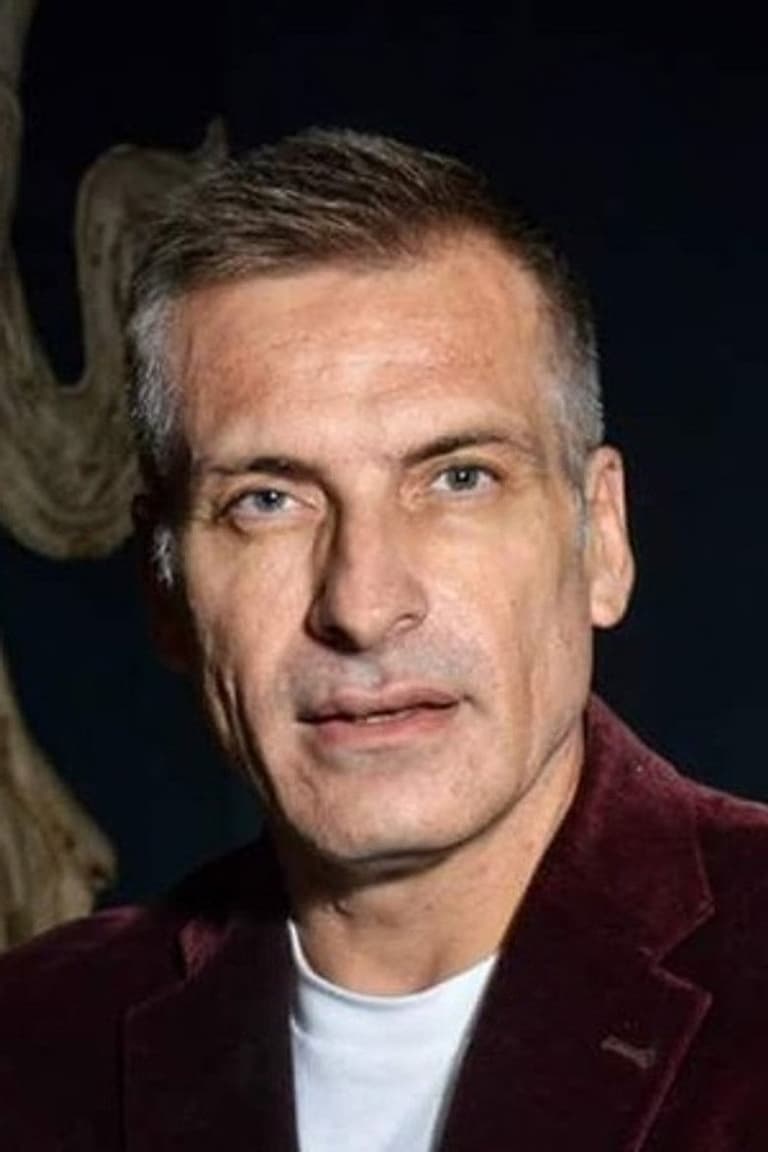 Actor Sebastián Llapur