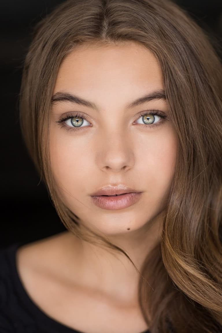 Actor Caitlin Carmichael