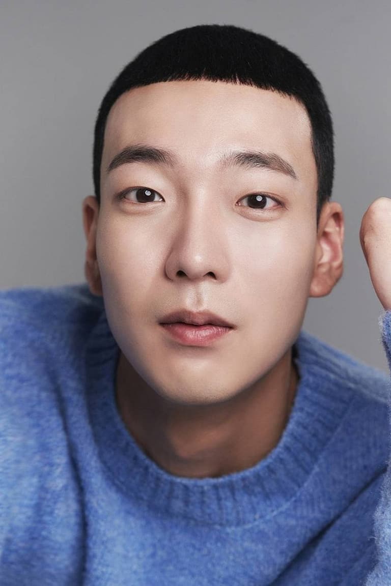 Actor Lee Dong-Hoon