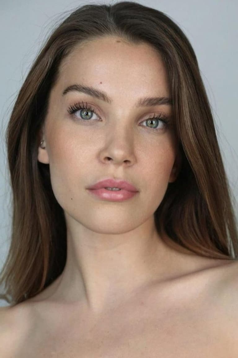 Actor Yaren Güldiken