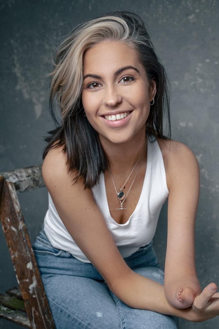 Actor Rhiannon Clements