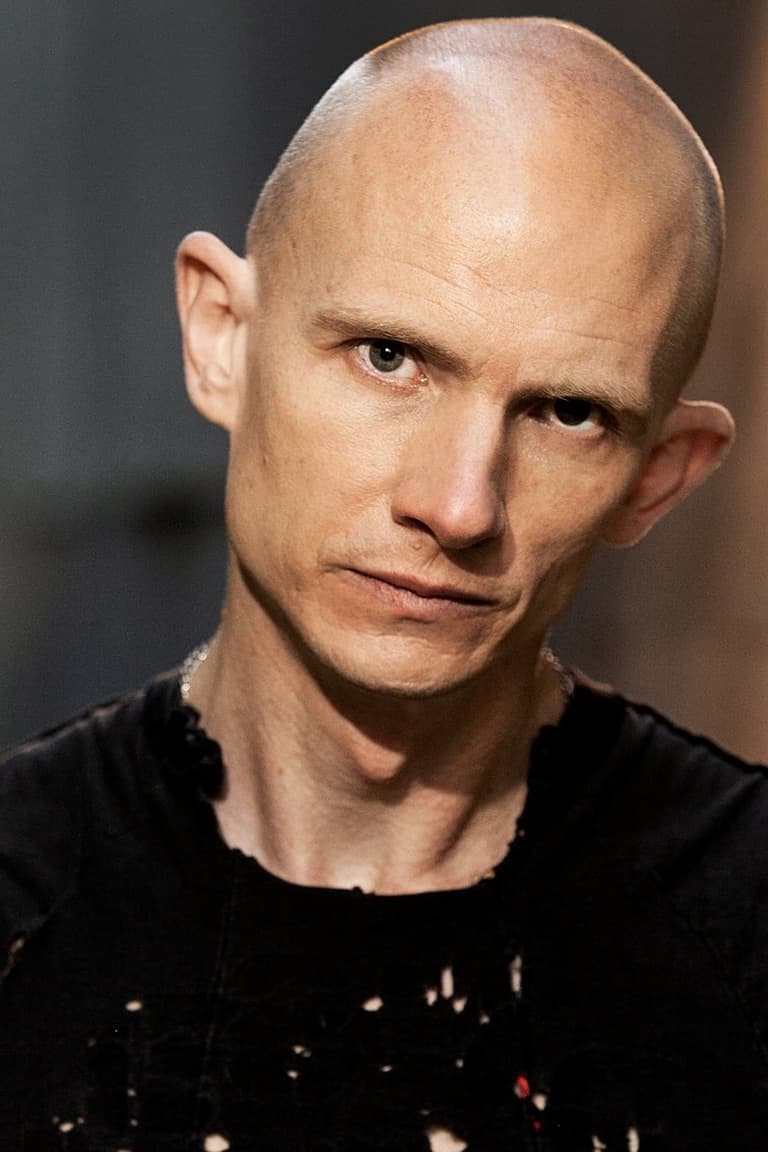 Actor Bries Vannon