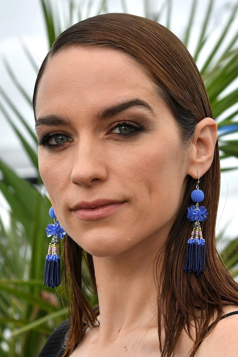 Actor Melanie Scrofano