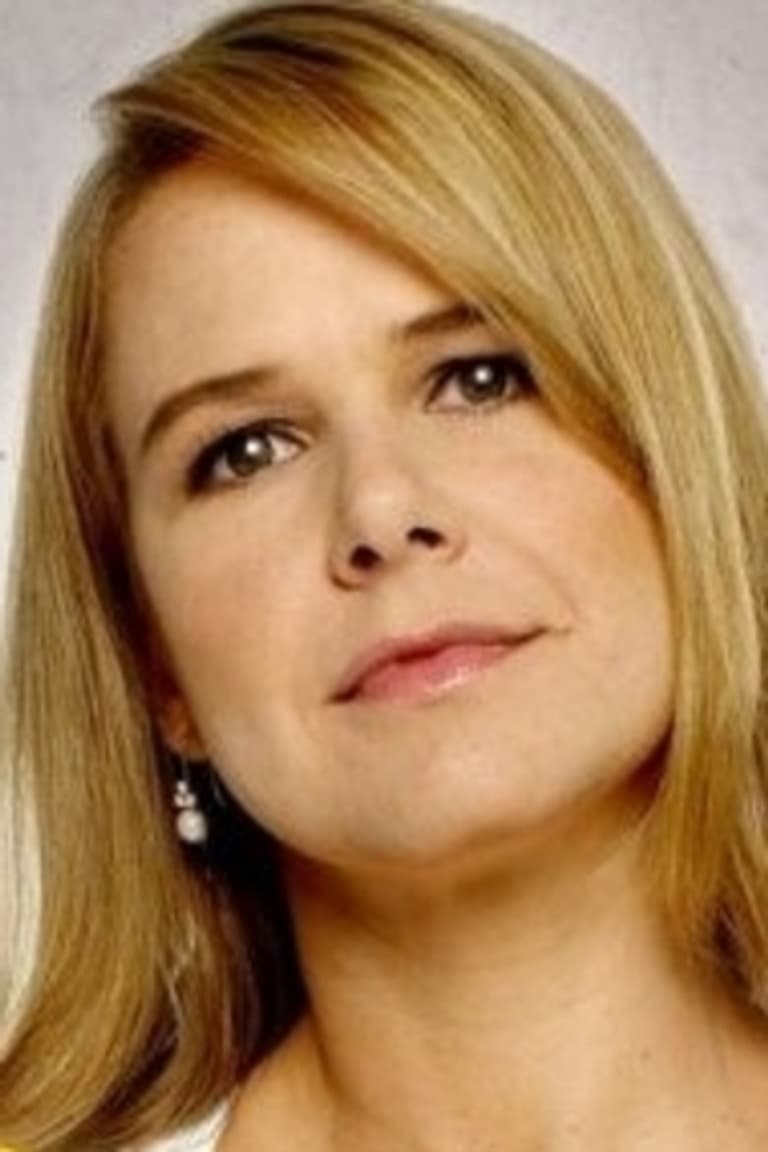 Actor Nailea Norvind