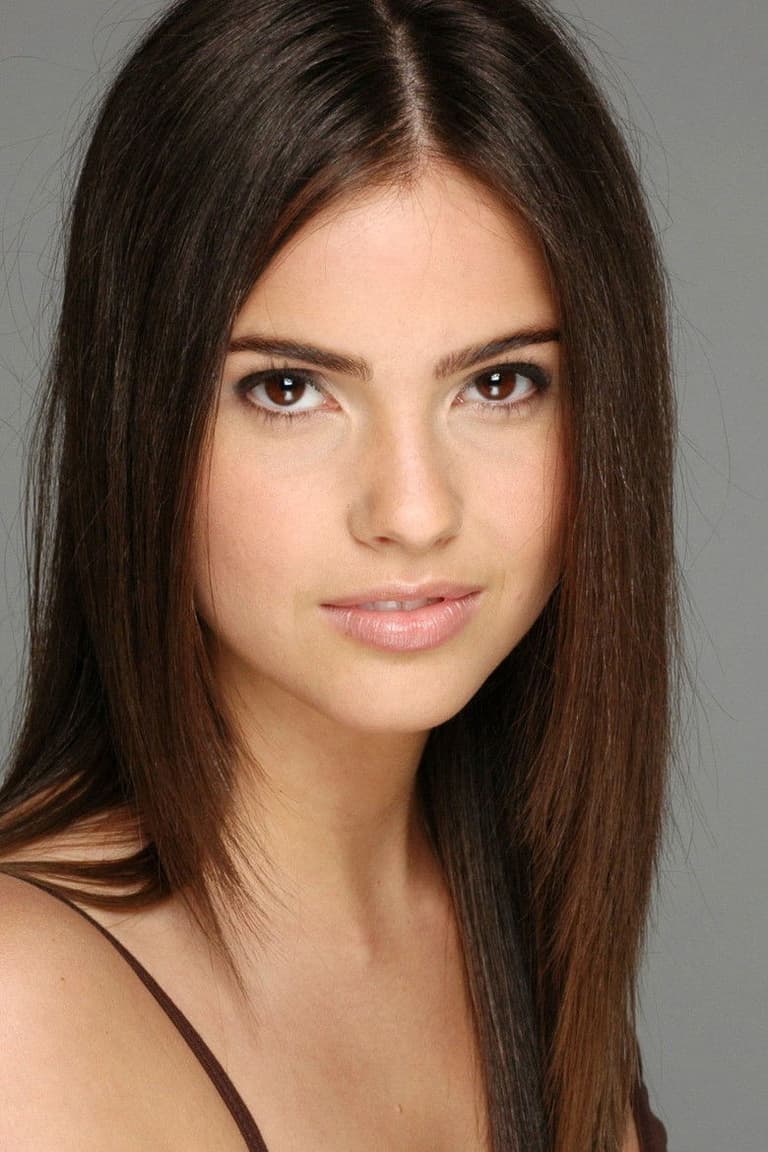 Actor Shelley Hennig