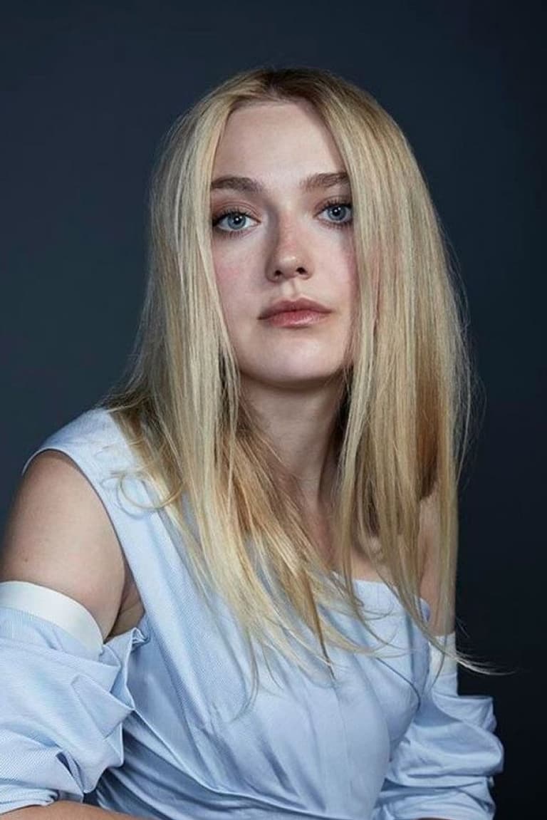 Actor Dakota Fanning
