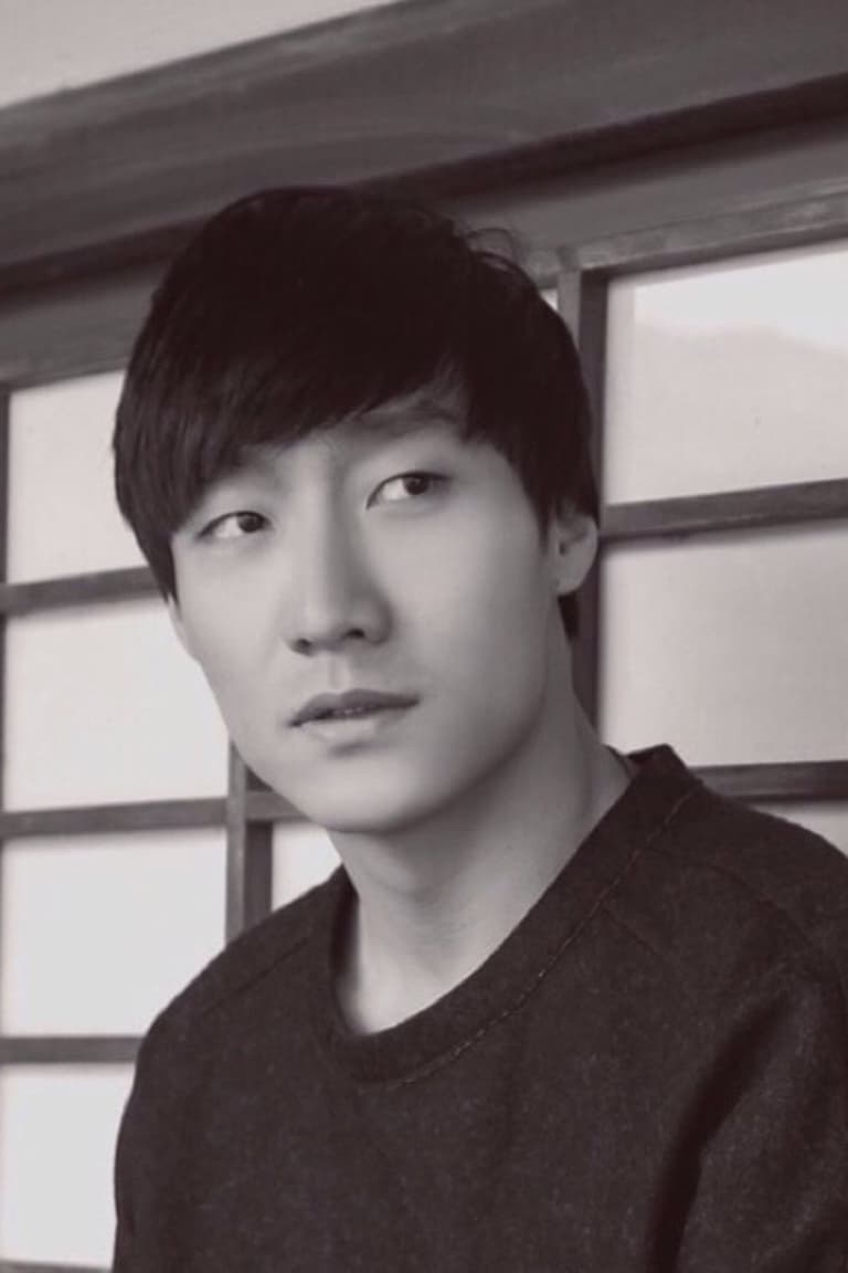 Actor Zhang Aoyue