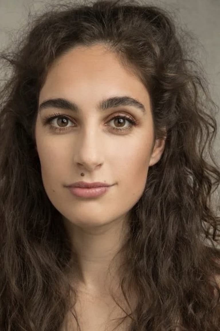 Actor Hanna Khogali