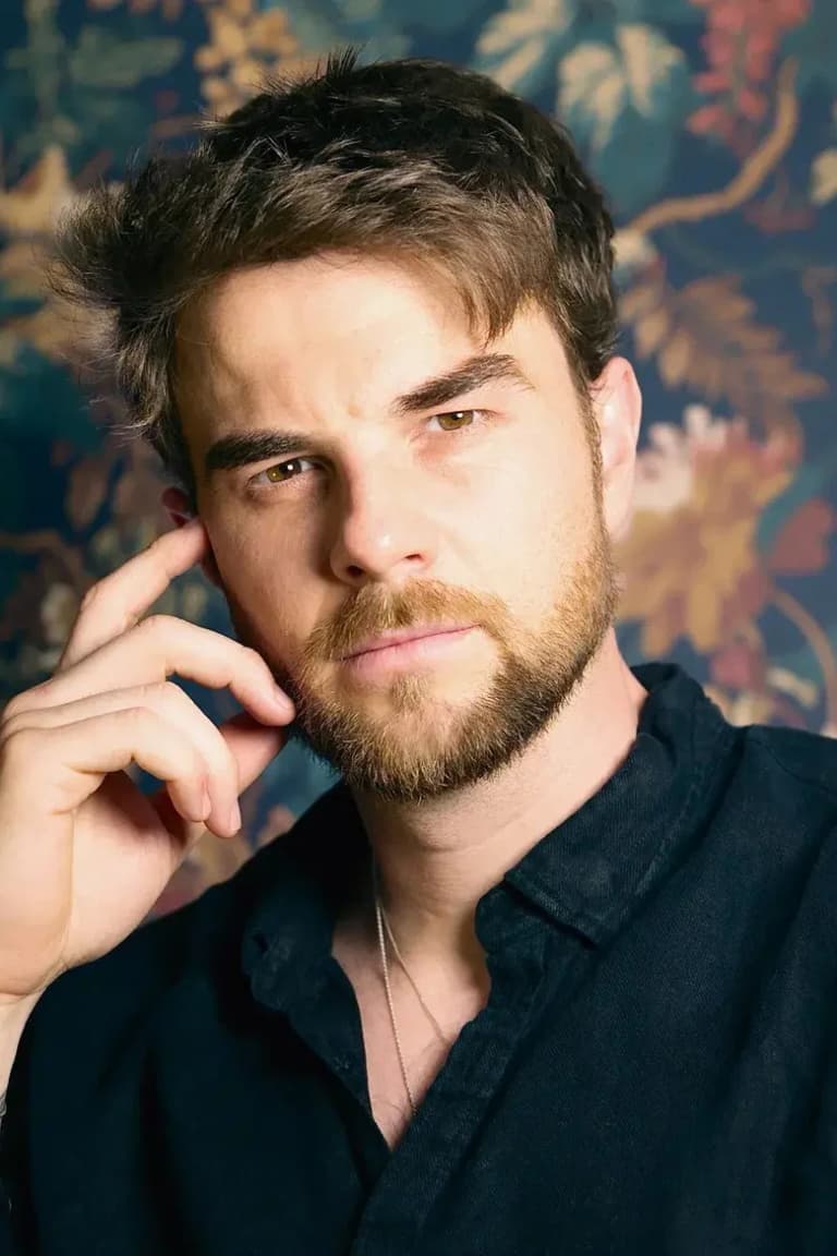 Actor Nathaniel Buzolic