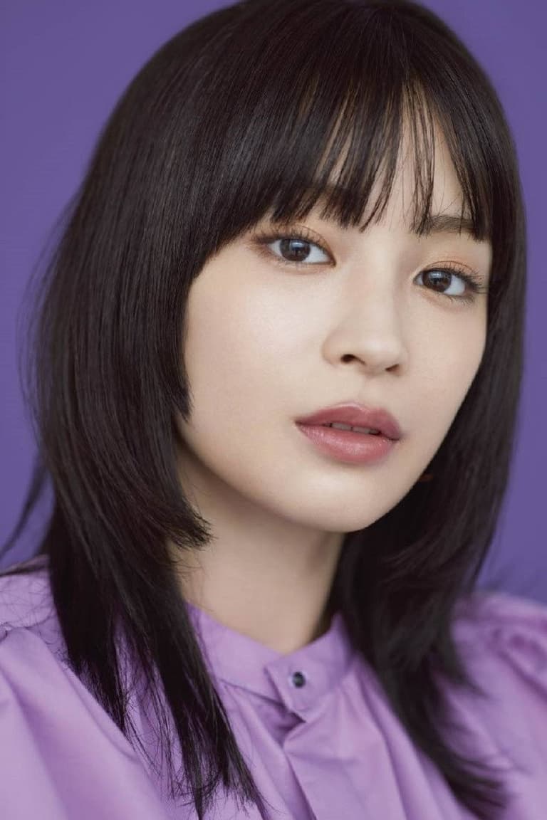 Actor Suzu Hirose